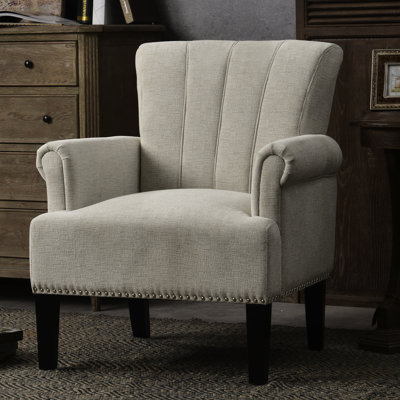 Fauteuil Accent Rivet crème rembourré à 100%, structure en bois massif, pieds carrés fuselés, accoudoirs roulés, dossier carré, siège à ressorts sinueux, coussin en mousse épaisse, capacité de 330 lb, teint