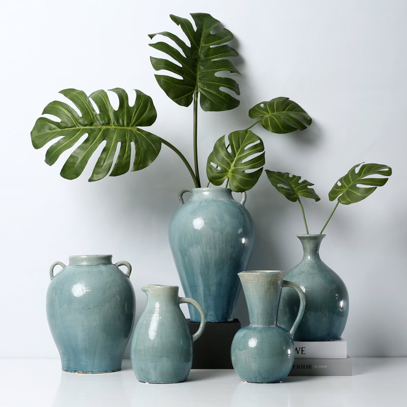 Dontavion Porcelain Table Vase