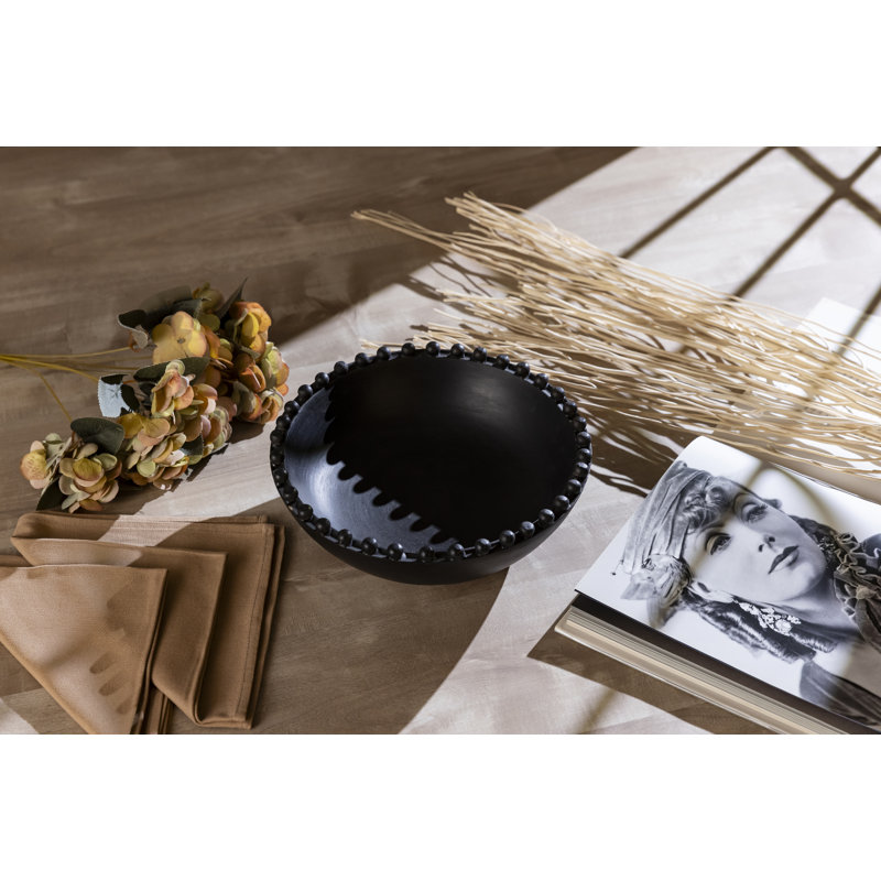 Bol noir avec perles en bois
