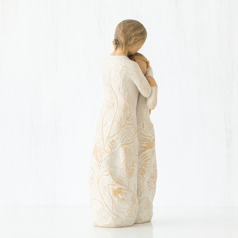 Elegant Resin Figurine with Sentimental Design