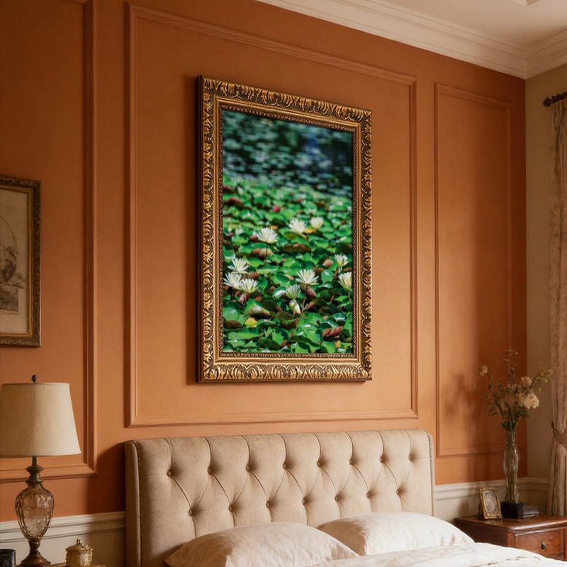 Nénuphars blancs, cadre mural vintage orné – Cadre doré décoratif pour œuvres d'art., L 20 po x l 30 po