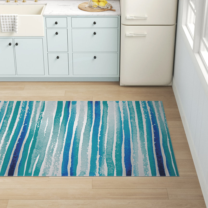 Madelyn Washable Ivory and Blue Machine Woven Area Rug, Rectangle 5' x 7'
