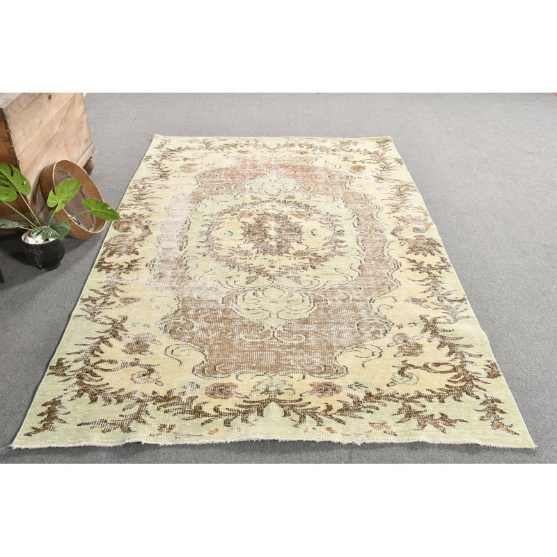 Tapis turc vintage fabriqué à la main à partir de laine naturelle pour un décor élégant en brun / vert