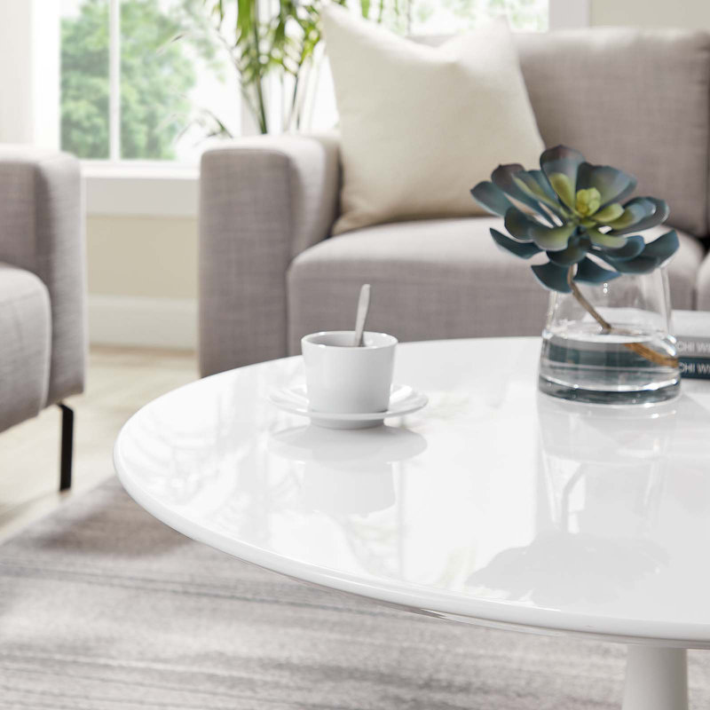 Lippa Table, 15.5" H x 36" L x 36" W