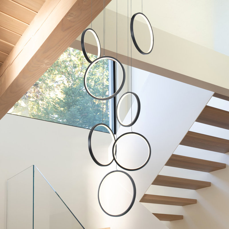 Luminaire suspendu à DEL Fredel, H 98,4 po x l 15,7 po x P 15,7 po, 7 lumières