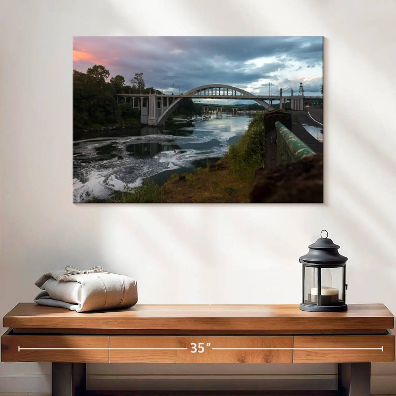 Lilie Dramatic Oregon Bridge, H 16 po x l 24 po