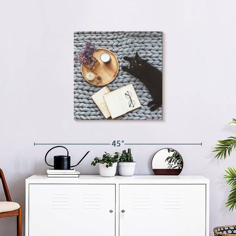 Brampt Modern Cat, 24" H x 24" W