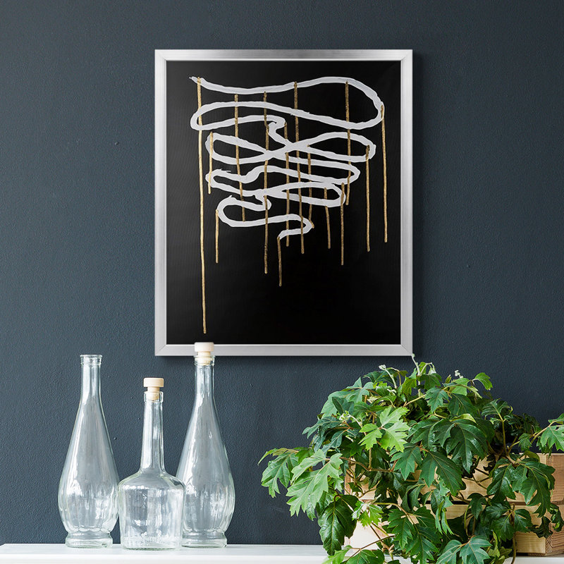 «Weeping Ribbon II», toile encadrée de qualité supérieure - prête à être accrochée, Argent, H 24 po x l 20 po