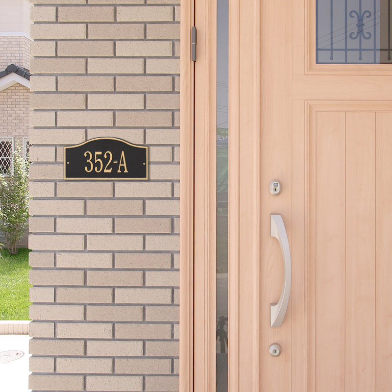 Rolling Hills 1-Line Wall Address Plaque, Black and Gold, Yes