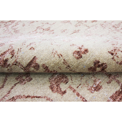 Floral Area Rug in Natural/Wine