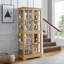 Armoire antique exquise avec tablettes réglables et vitrine au design fonctionnel
