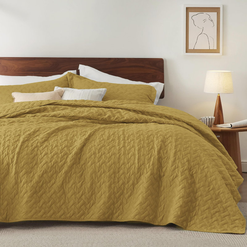 Best Seller Quilted Blanket - Textured Weave Pattern, Airy Lightweight Bed Covering,85gsm, King Quilt + 2 King Shams, Honey