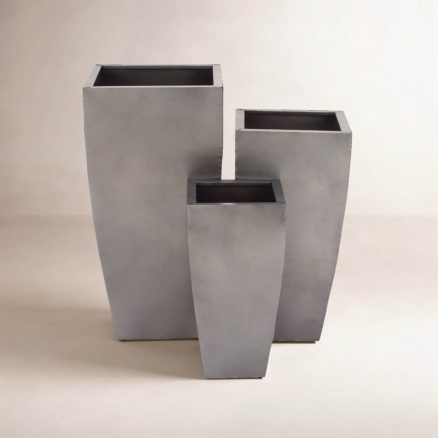 Galerie 15" Pot Planter, Light Gray