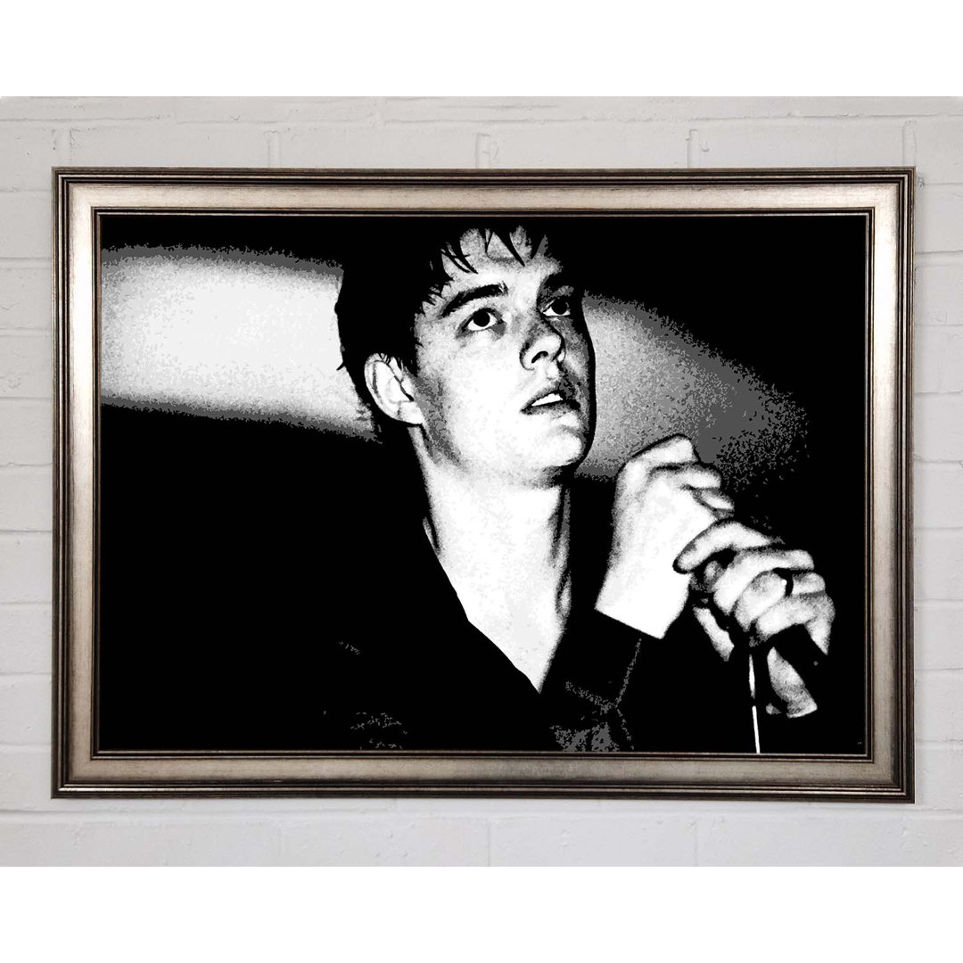 Ian Curtis B N W - Einzelne Bilderrahmen Kunstdrucke