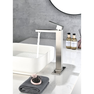 Robinet pour salle de bain en nickel brossé, lavabo monotrou, acier inoxydable, corrosion, robinet silencieux avec poignée anti-éclaboussures, apparence nickel, résistance à la corrosion, preuve d'empreinte digitale, jet régulier
