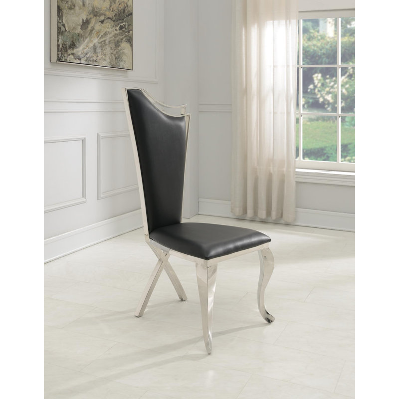 Chaise noire Pu
