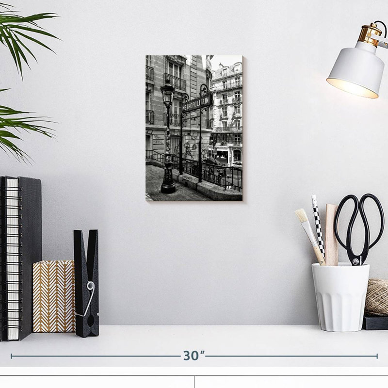 Noir Sirecc métropolitain de Paris, H 12 po x l 8 po
