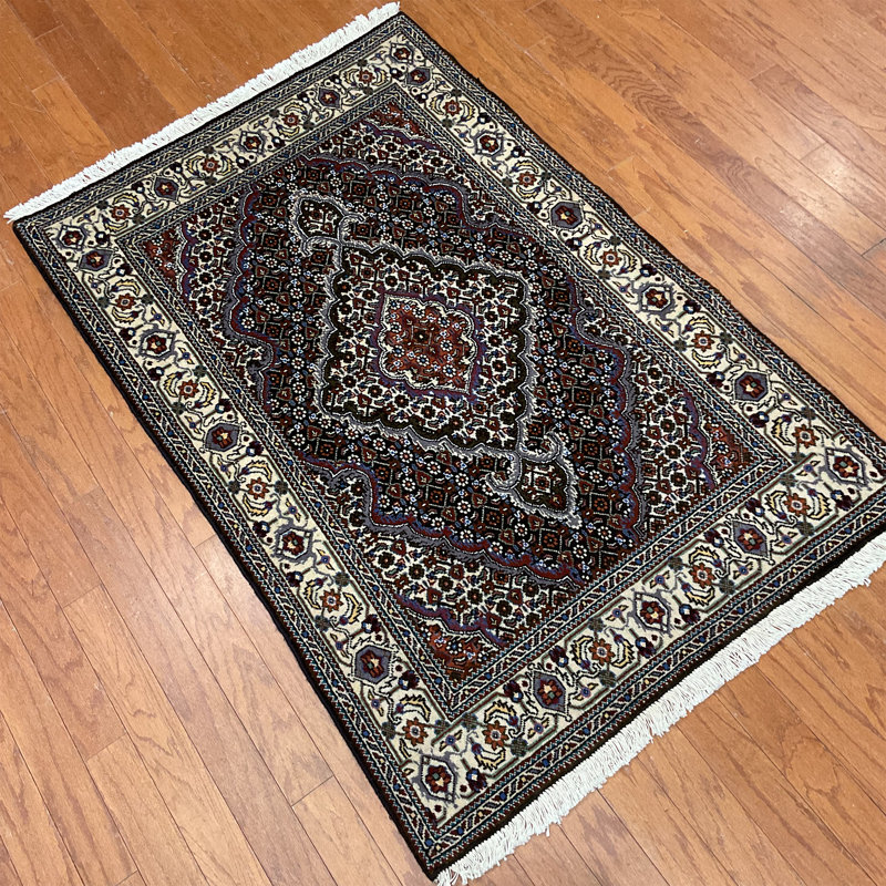  Tapis en laine et soie Tabriz