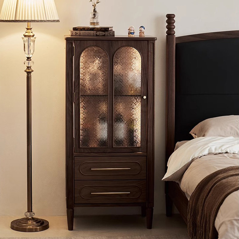 Vitrines en bois massif noisette + verre