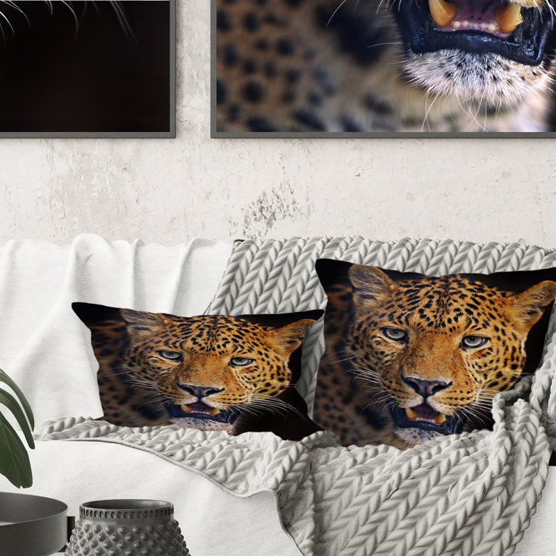 Portrait d'un léopard II - coussin décoratif traditionnel imprimé