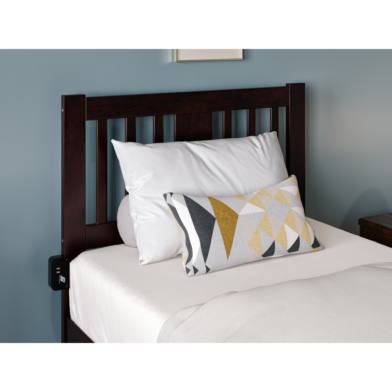 Lit plateforme en bois massif Zosia, Blanc, Simple