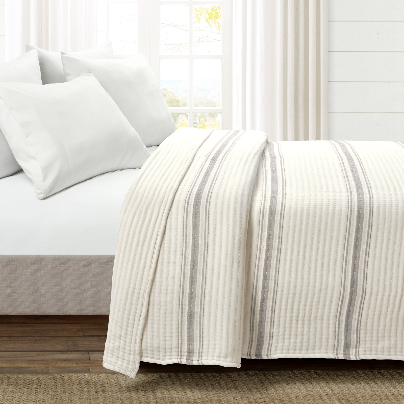 Oakleaf Cotton Quilt, Queen Quilt, Gray