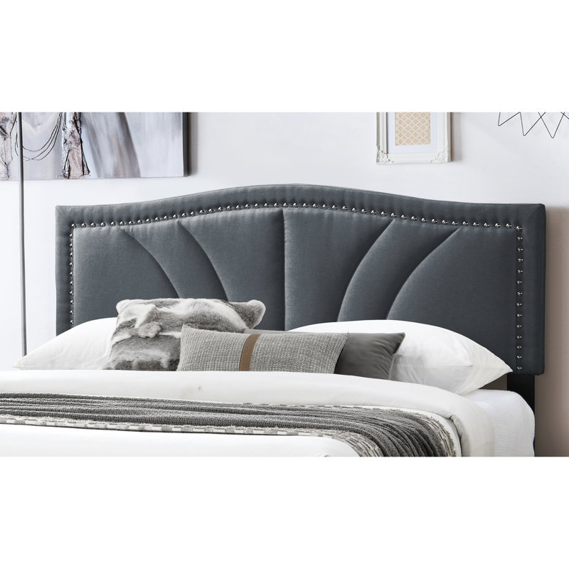 Grand lit moderne avec tête de lit en toile de jute, couleur gris anthracite, garniture cloutée sophistiquée, sans sommier pour lit en tissu de chambre à coucher, tête de lit inclinée