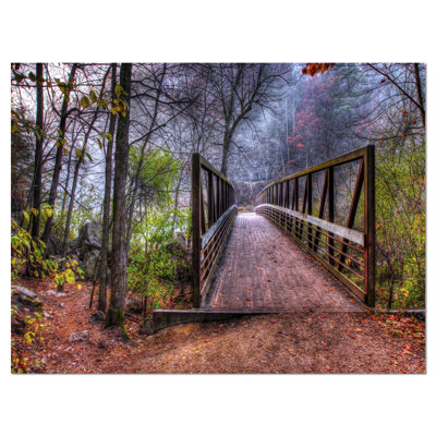 Beautiful Bridge Over Creek - reproduction de photo sur toile tendue