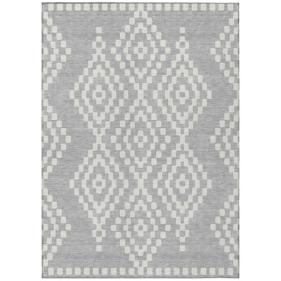 Tapis intérieur / extérieur géométrique lavable argenté et ivoire 5 pi x 8 pi