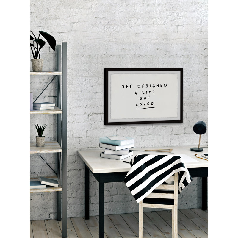 Reproduction d’art sur papier encadrée « She design a Life her loved IV » par Marmont Hill, H 8 po x L 12 po x P 1,5 po