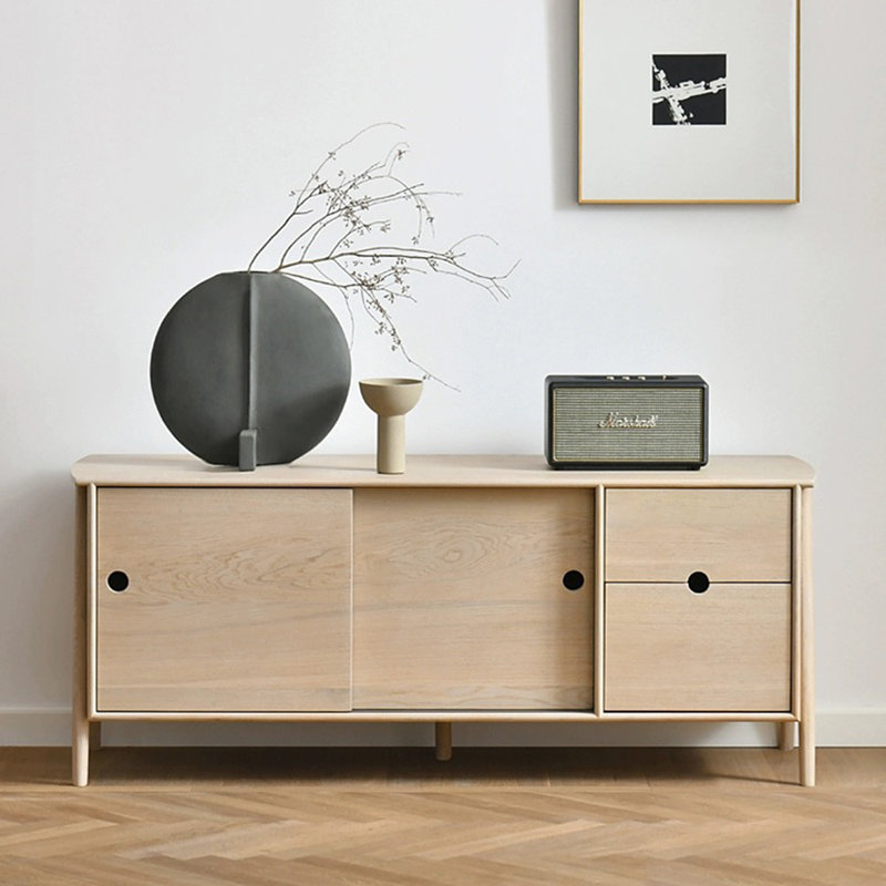 Buffet simple de style nordique moderne