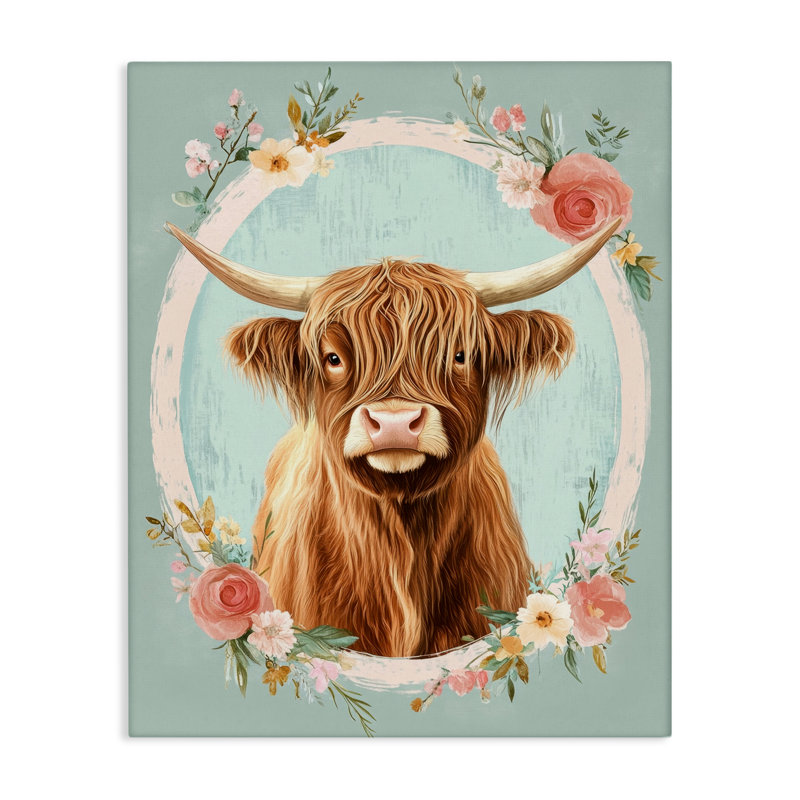 Vache Highland dans une toile à bordure florale, design par Petal Prints Design, H 20 po x l 16 po