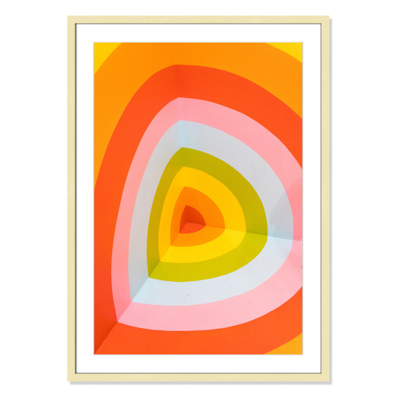 Imprimé Sherbet Bullseye par Jason Leung, H 35,5 po x l 25,5 po x P 1,25 po, Cadre photo doré simple, Oui