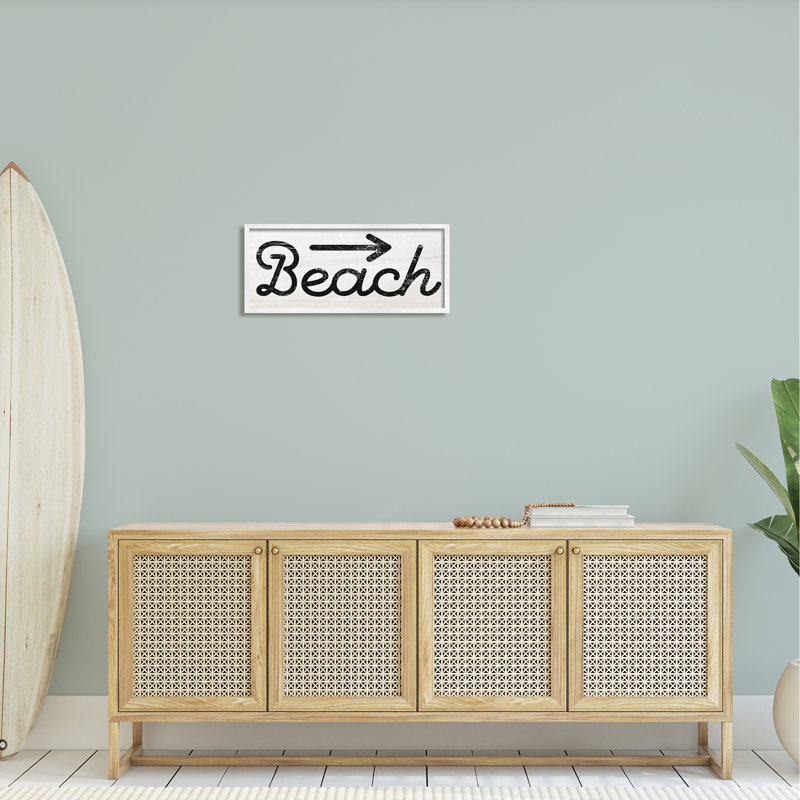 Art textuel sur toile, "Weathered Beach Direction Sign" par Daphne Polselli, H 10 po x l 24 po x P 1,5 po
