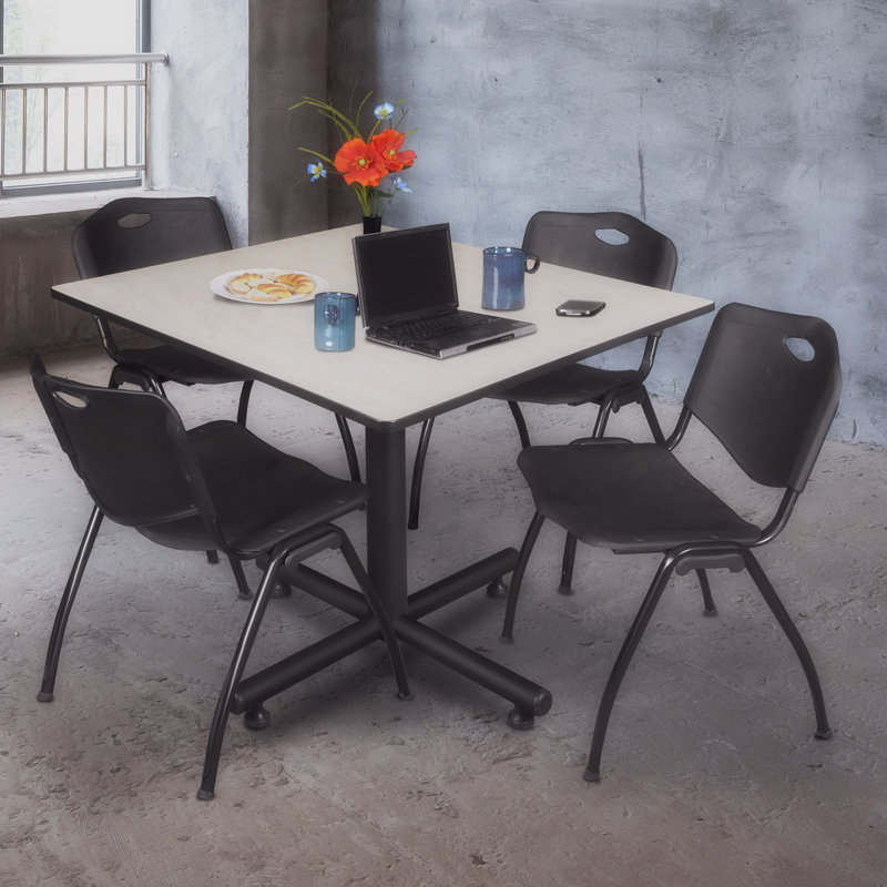 Table de salle à manger carrée 48 po Regobe Kobe, Stratifié d'érable