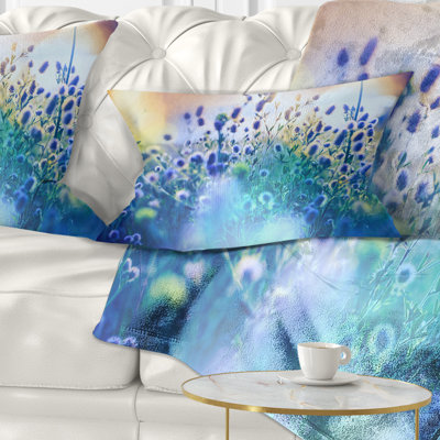 «Blue Summer Flowers on Meadow» - Coussin décoratif à imprimé floral