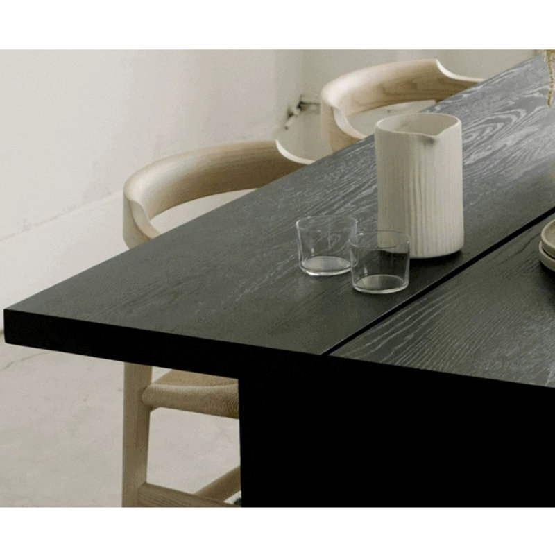Table de salle à manger en bois massif de style français., H 29,5 po x L 62,9 po x l 27,5 po