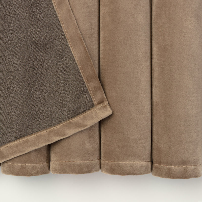 Rideaux obscurcissants en velours Mondragon, L 52 po x L 63 po, Taupe