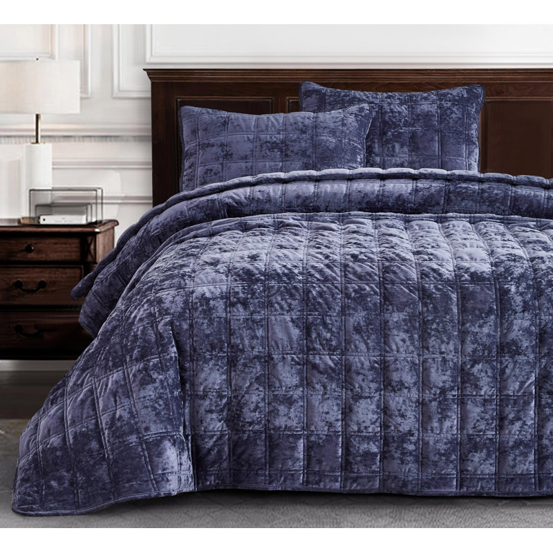 Luxurious King Size Purple Velvet Reversible Quilt Set