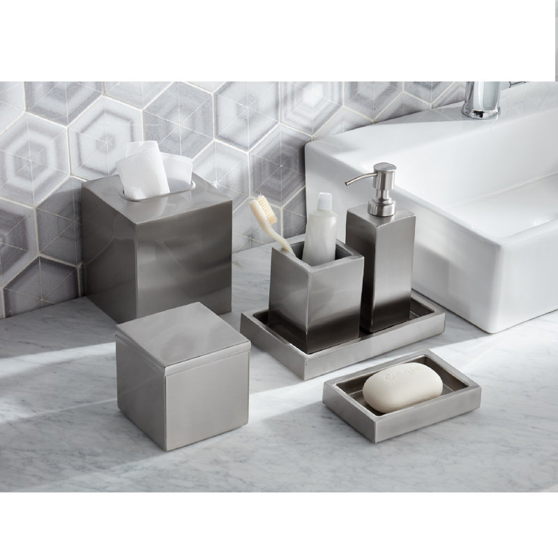 Verre moderne en satin