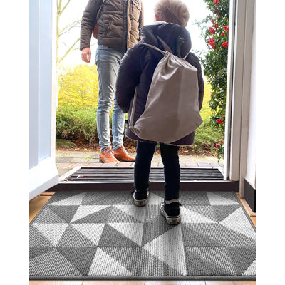 Dirt-Resistant Entryway Rug for Wet Shoes