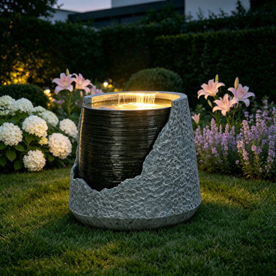 Fontaine d'eau moderne en polyrésine de 50 cm (19,7 po) en forme d'urne brisée, avec lumière DEL, silencieuse, pour l'intérieur et l'extérieur. Style Art déco gris. Idéal pour le jardin, la cour, le porche, la pelouse ou la véranda.