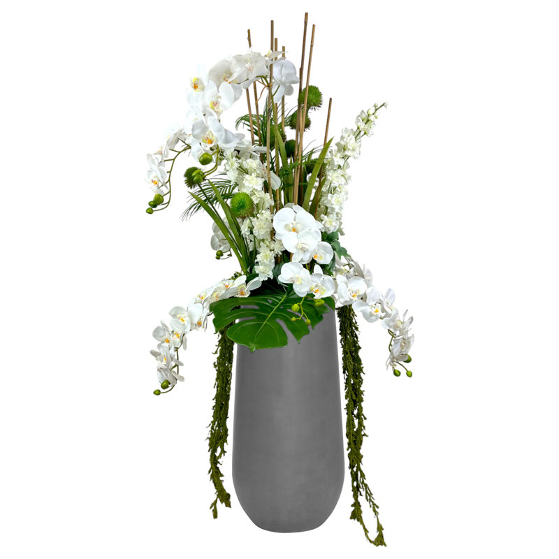 Arrangement d'orchidées avec allium et delphinium