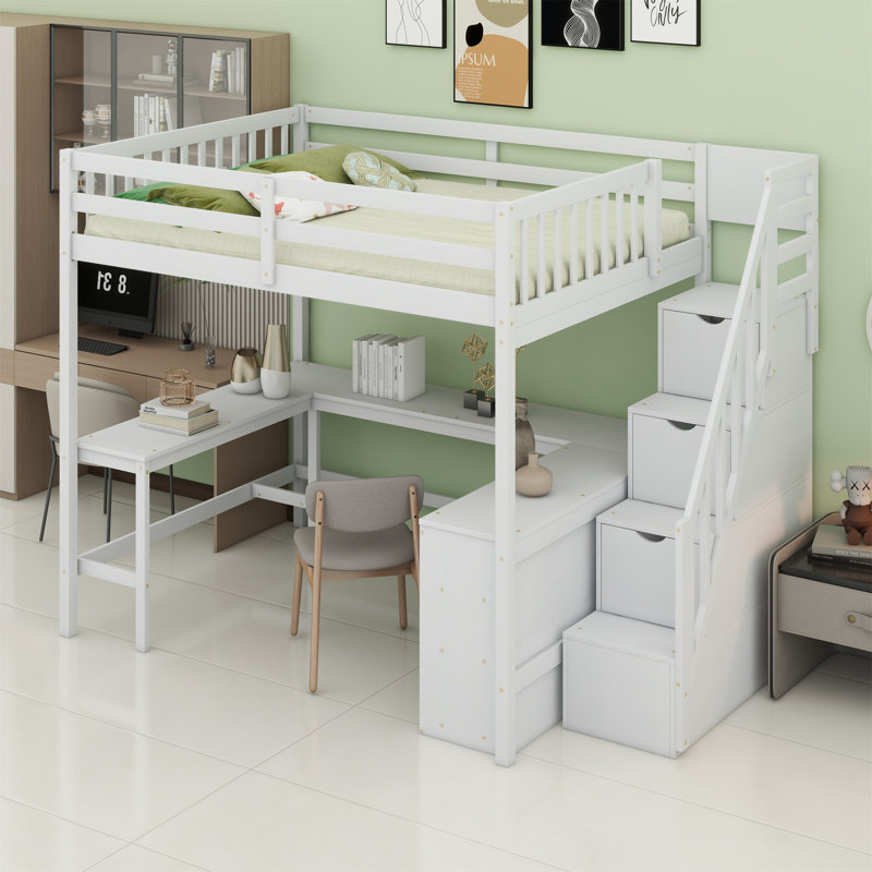 Lit mezzanine avec bureau intégré en forme de L et tablettes de rangement à trois niveaux, et escalier de rangement attaché