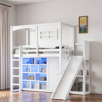 Lit mezzanine en bois avec garde-robe, tablettes de rangement, glissoire et éclairage à DEL