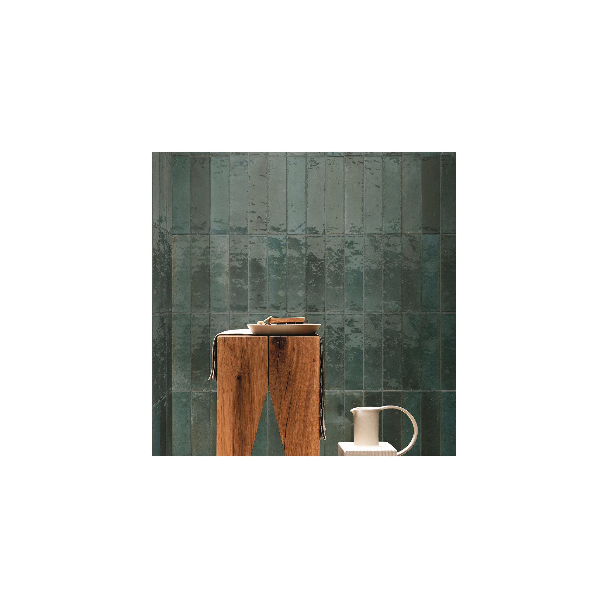 Flatiron 2 3/8" x 9 7/16" Glossy, Avio