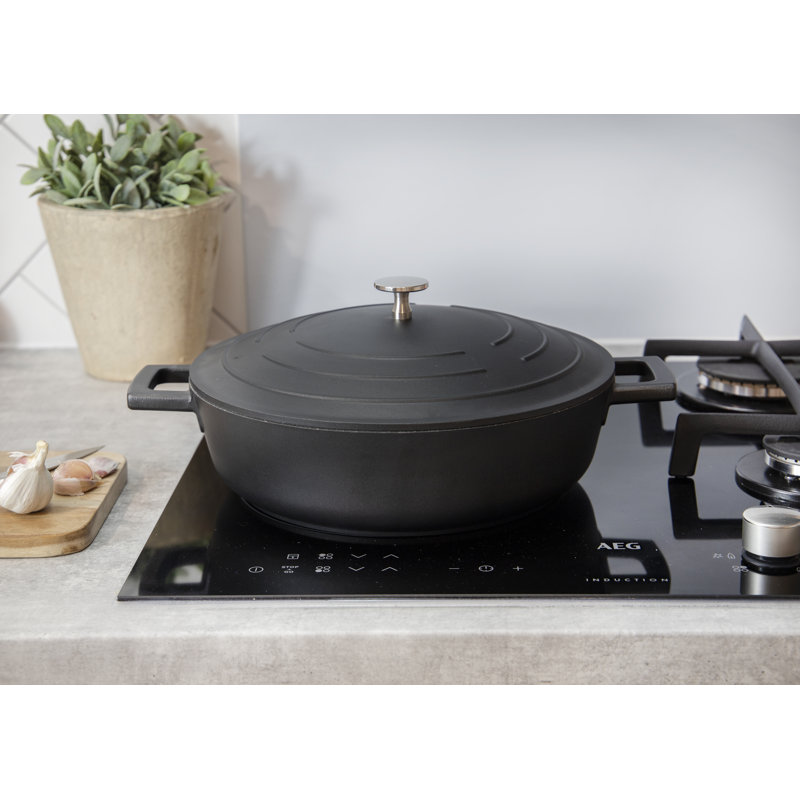 MasterClass Cast Aluminum Shallow Casserole 4L, Black