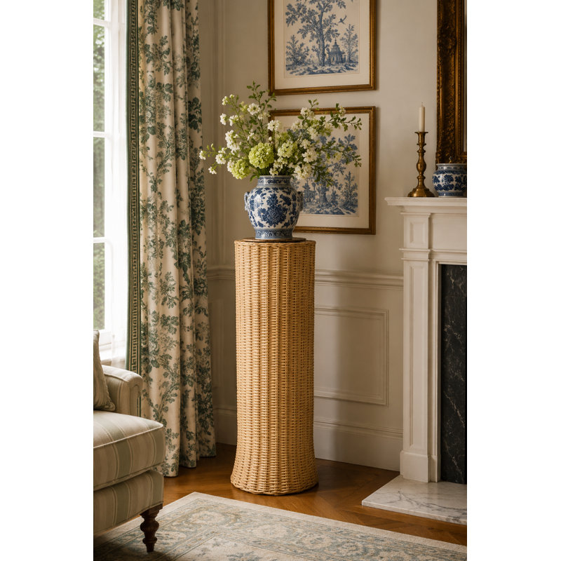 Round Scalloped Wicker Pedestal