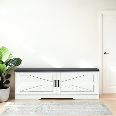 Banc de rangement blanc 2, banc à chaussures avec coussin de siège rembourré, 2 portes de grange d'entrée et tablettes réglables, style contemporain pour espace de vie principal, pratique et stable