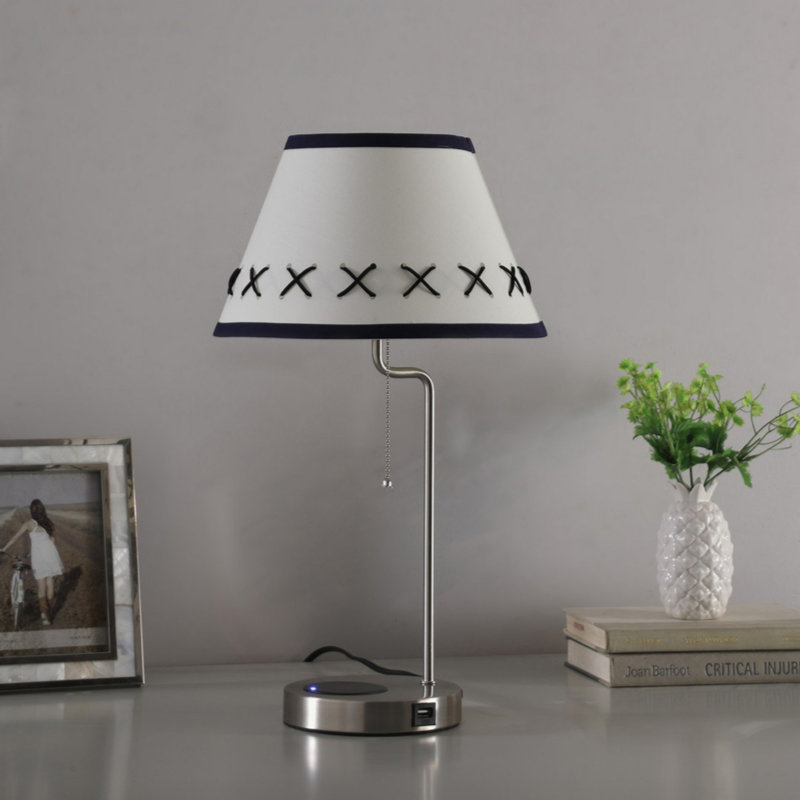 Lampe de table moderne 20 pouces Shelby avec station de recharge USB / USB